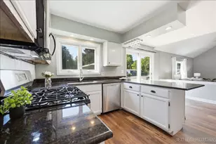 2803 Springdale Cir, Naperville, IL 60564 - Photo 8