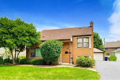 679 S Spring Road, Elmhurst, IL 60126 - Photo 1
