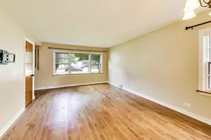 679 S Spring Rd, Elmhurst, IL 60126 - Photo 6