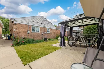 7828 Lotus Avenue, Burbank, IL 60459 - Photo 18