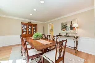 34 Sheffield Ln, Oak Brook, IL 60523 - Photo 10
