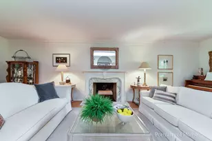 34 Sheffield Ln, Oak Brook, IL 60523 - Photo 4