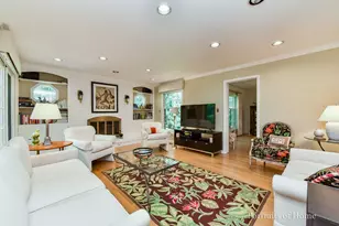 34 Sheffield Ln, Oak Brook, IL 60523 - Photo 6