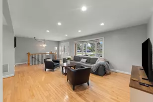 1S705 Westview Ave, Lombard, IL 60148 - Photo 8