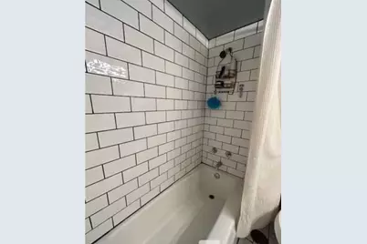 639 W Wellington Avenue #11, Chicago, IL 60657 - Photo 12
