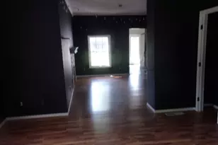810 W Mill St, Bloomington, IL 61701 - Photo 10