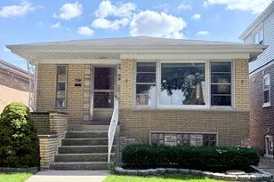 4625 S Komensky Ave, Chicago, IL 60632 - Photo 1