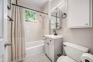 2316 W Byron St, Chicago, IL 60618 - Photo 12