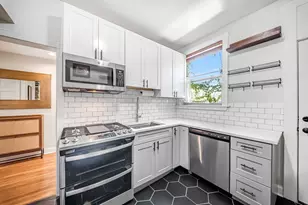 2316 W Byron St, Chicago, IL 60618 - Photo 8