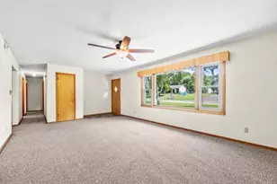 10 Terrace View Blvd, Oregon, IL 61061 - Photo 4
