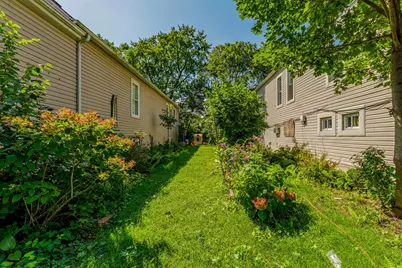 10749 S Avenue J, Chicago, IL 60617 - Photo 32