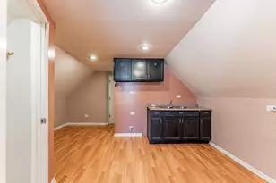 10749 S Ave J, Chicago, IL 60617 - Photo 16