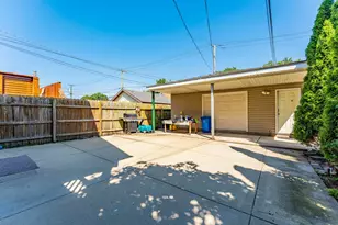10749 S Ave J, Chicago, IL 60617 - Photo 34