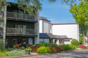 460 Eagle Dr, Elk Grove Village, IL 60007 - Photo 1