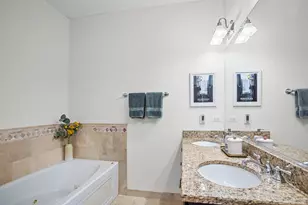 2450 W Montrose Ave, Chicago, IL 60618 - Photo 22