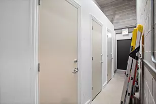 2450 W Montrose Ave, Chicago, IL 60618 - Photo 28