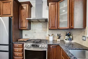 2450 W Montrose Ave, Chicago, IL 60618 - Photo 12