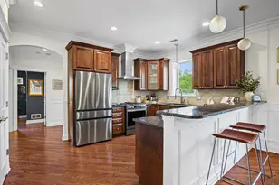 2450 W Montrose Ave, Chicago, IL 60618 - Photo 8