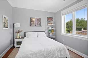 2450 W Montrose Ave, Chicago, IL 60618 - Photo 16