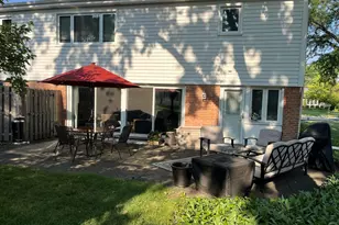 106 N Regency Dr E, Arlington Heights, IL 60004 - Photo 4
