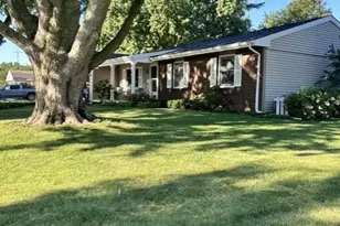 301 Westhampton Dr, Sherman, IL 62684 - Photo 2