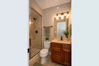 905 W Lawrence Avenue #1E, Chicago, IL 60640 - Photo 8
