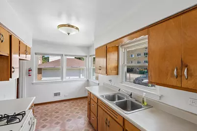 214 Rockford Avenue, Forest Park, IL 60130 - Photo 8