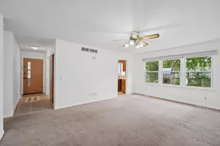 1223 Townley Dr, Bloomington, IL 61704 - Photo 8