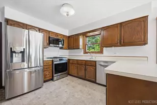 1308 Old Dominion Rd, Naperville, IL 60540 - Photo 16