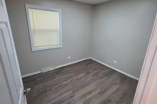 11935 S Wallace St, Chicago, IL 60628 - Photo 8