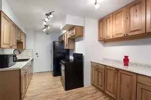 5901 N Sheridan Rd, Chicago, IL 60660 - Photo 2