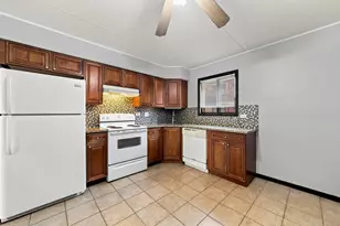6408 Nature Dr, Oak Forest, IL 60452 - Photo 4