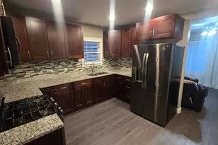 673 Orange St, Elgin, IL 60123 - Photo 4