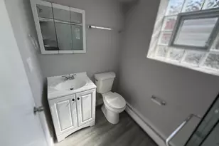 6901 N Ridge Blvd, Chicago, IL 60645 - Photo 10