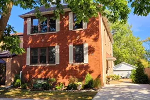 6113 N Karlov Ave, Chicago, IL 60646 - Photo 1