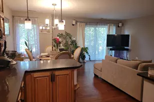 425 Walnut Creek Ln, Lisle, IL 60532 - Photo 4