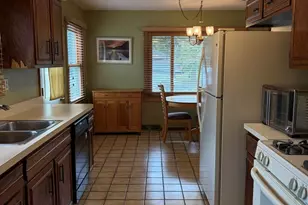 2018 Oxnard Dr, Downers Grove, IL 60516 - Photo 14
