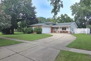 2018 Oxnard Dr, Downers Grove, IL 60516 - Photo 1