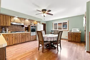288 Escanaba Ave, Calumet City, IL 60409 - Photo 6
