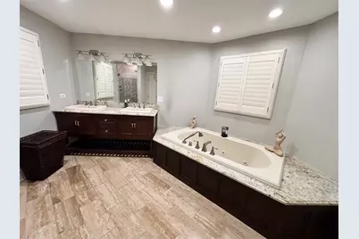 7417 Inverway Drive, Lakewood, IL 60014 - Photo 10