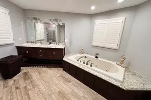 7417 Inverway Dr, Lakewood, IL 60014 - Photo 10
