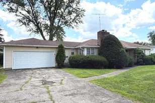 634 Barrington Ave, East Dundee, IL 60118 - Photo 6