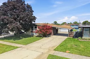 7836 W 80th Pl, Bridgeview, IL 60455 - Photo 1