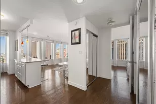 100 E Walton St, Chicago, IL 60611 - Photo 4