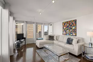 100 E Walton St, Chicago, IL 60611 - Photo 8