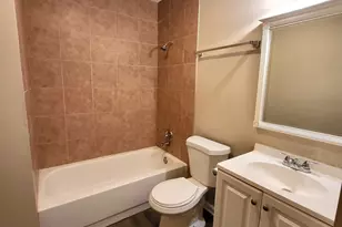 682 N Oswego Dr, Carol Stream, IL 60188 - Photo 16