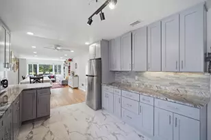 6730 N Whipple St, Chicago, IL 60645 - Photo 8