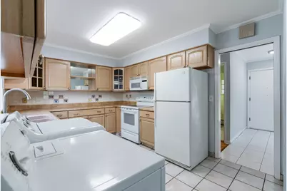 301 N Derbyshire Avenue, Arlington Heights, IL 60004 - Photo 10