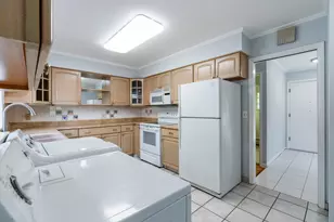 301 N Derbyshire Ave, Arlington Heights, IL 60004 - Photo 10