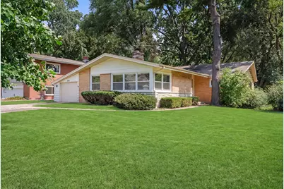 301 N Derbyshire Avenue, Arlington Heights, IL 60004 - Photo 2